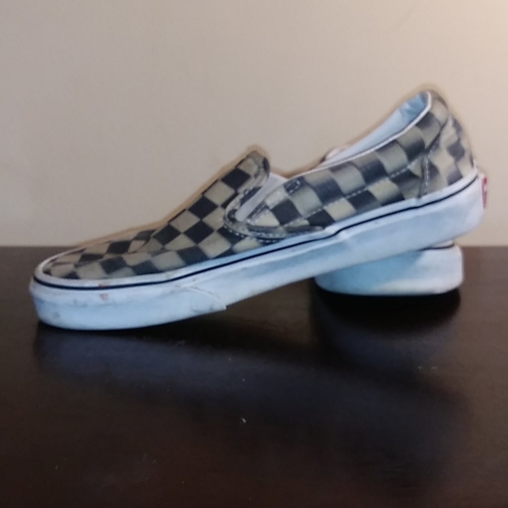 Checkered vans! - Picture 2 of 3